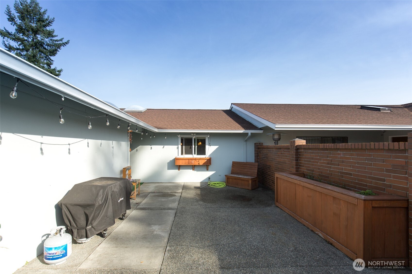 102 Hilltop Drive B Property Photo 4