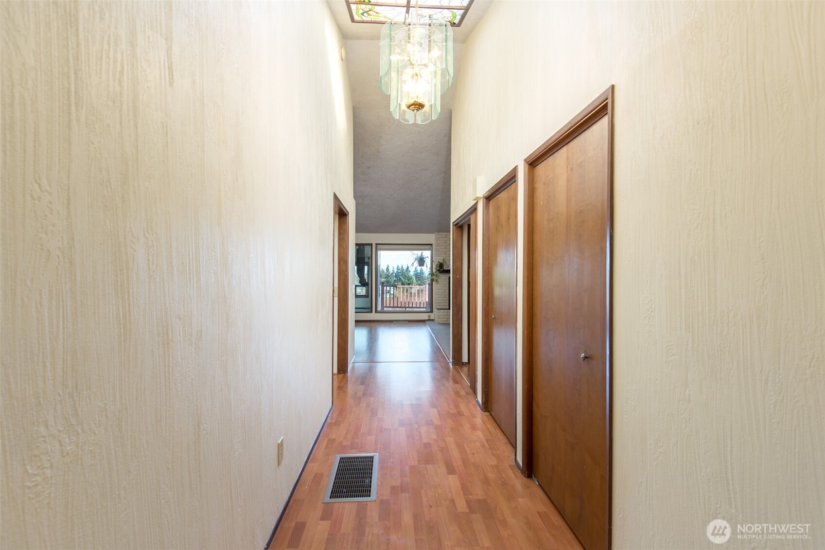 102 Hilltop Drive B Property Photo 10
