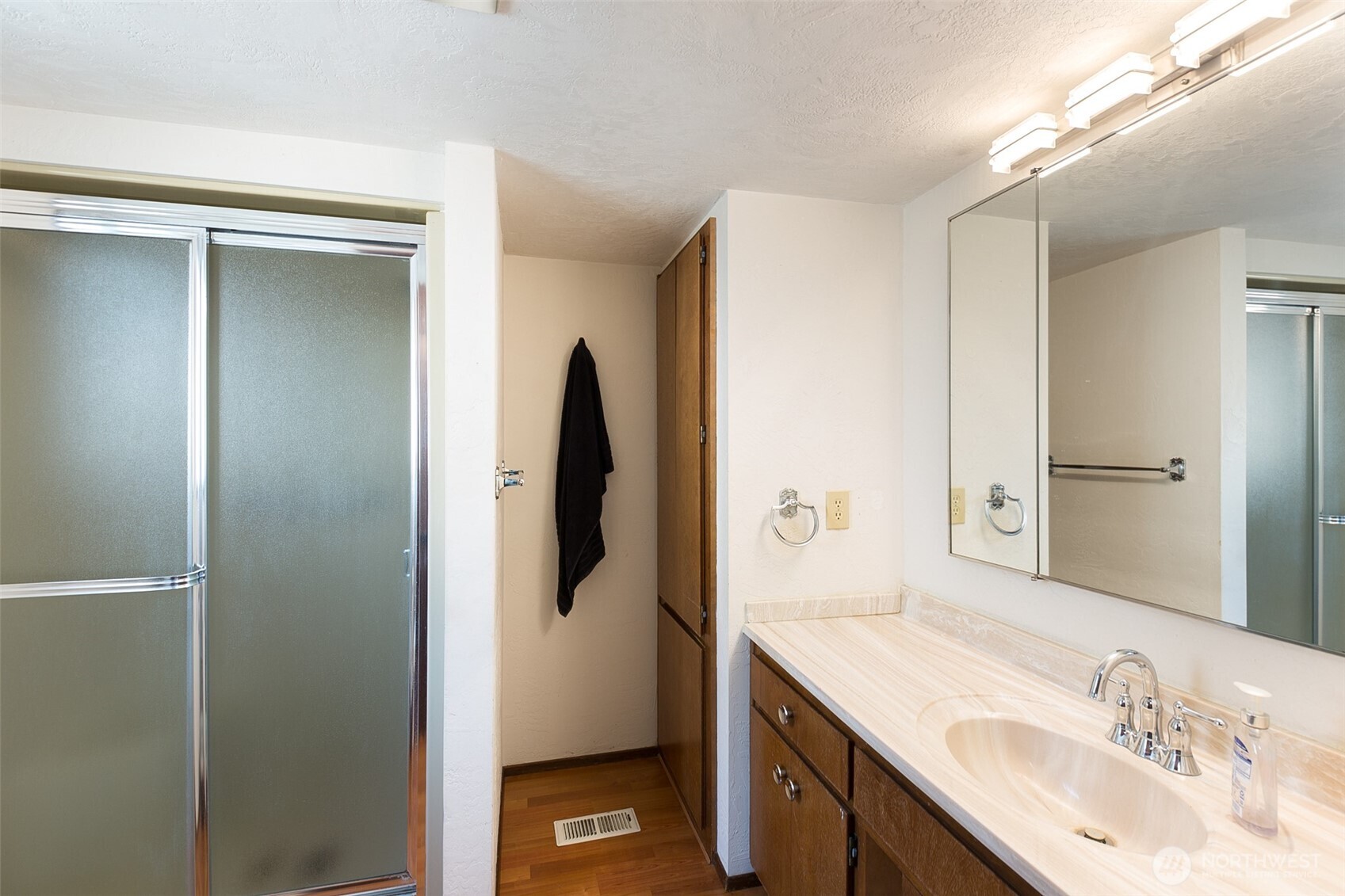 102 Hilltop Drive B Property Photo 14