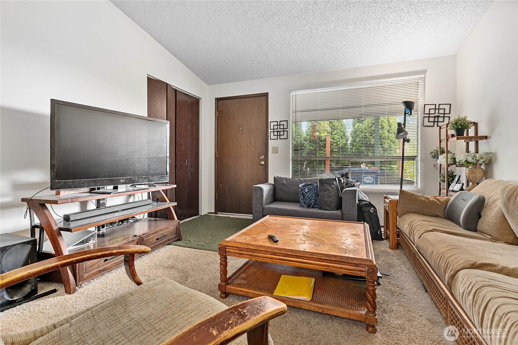 3350 Cherrywood Avenue Property Photo 3