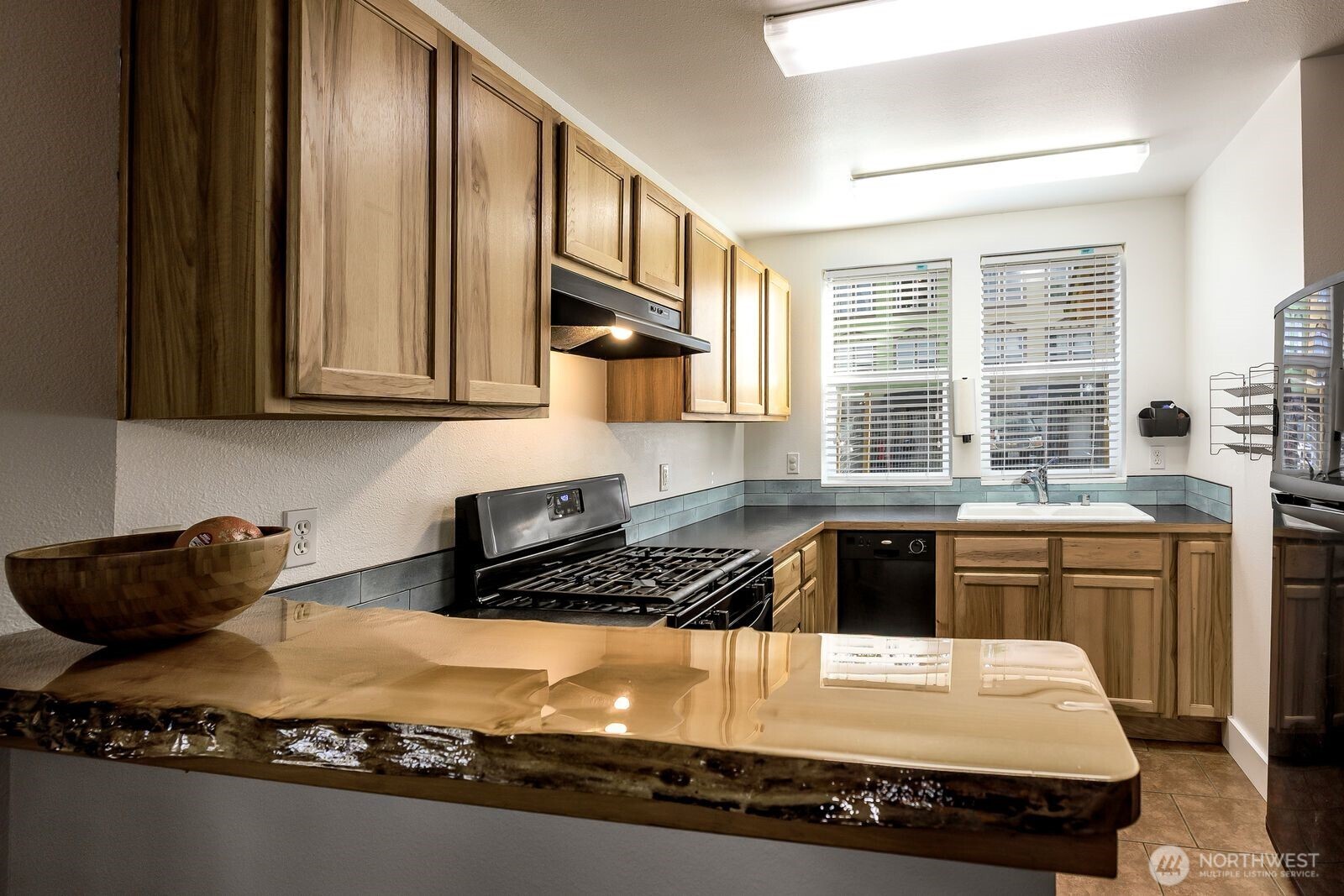 1014 Park Street 1b Property Photo 11