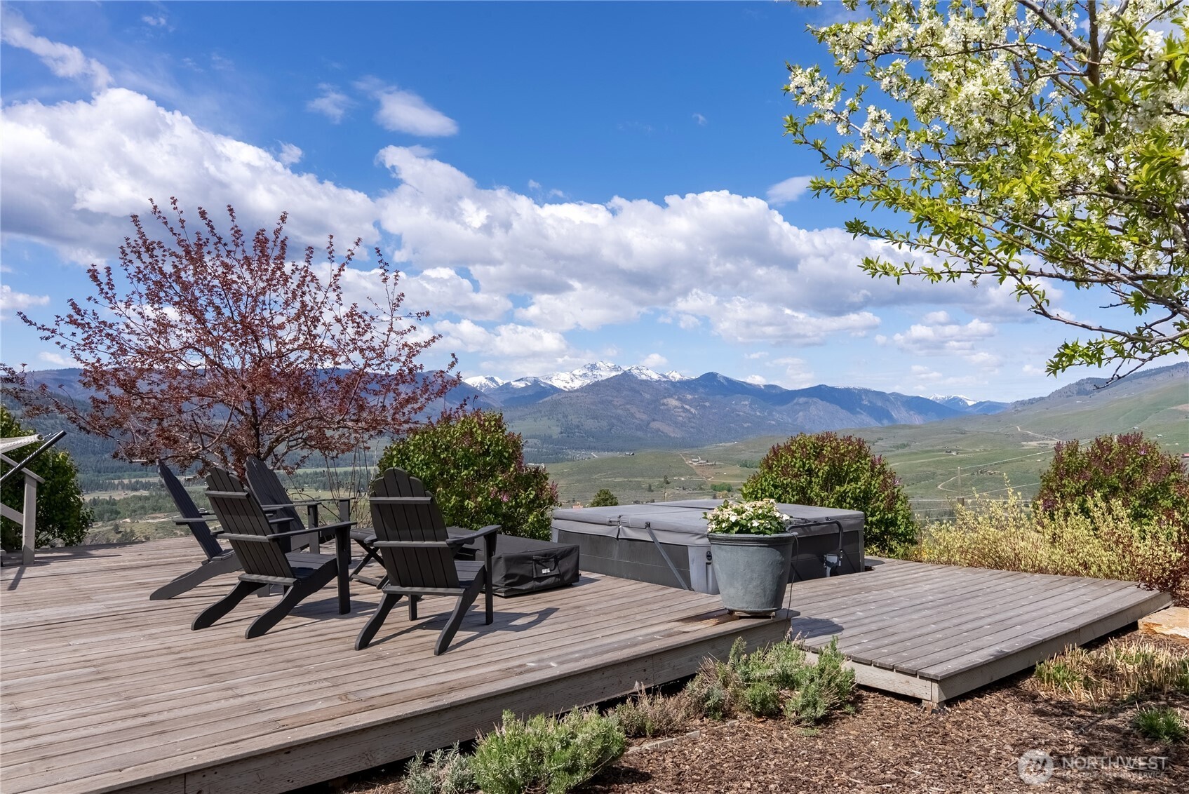 8 Deer Trails Way Property Photo 1