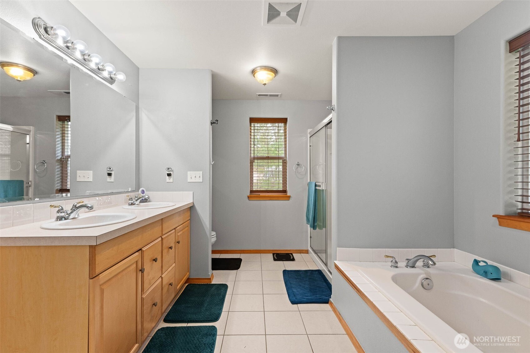 5647 Black Lake Boulevard Property Photo 10