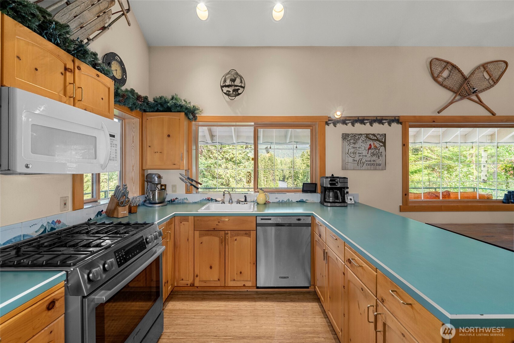 2290 Riffle Drive Property Photo 10