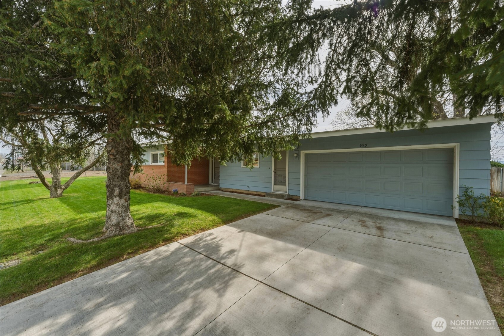950 Se 12th Street Property Photo 3