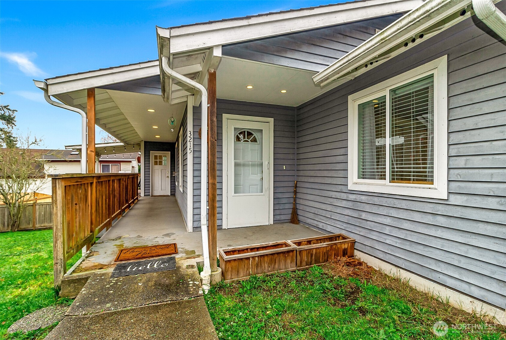 3215 19th Street Property Photo 2
