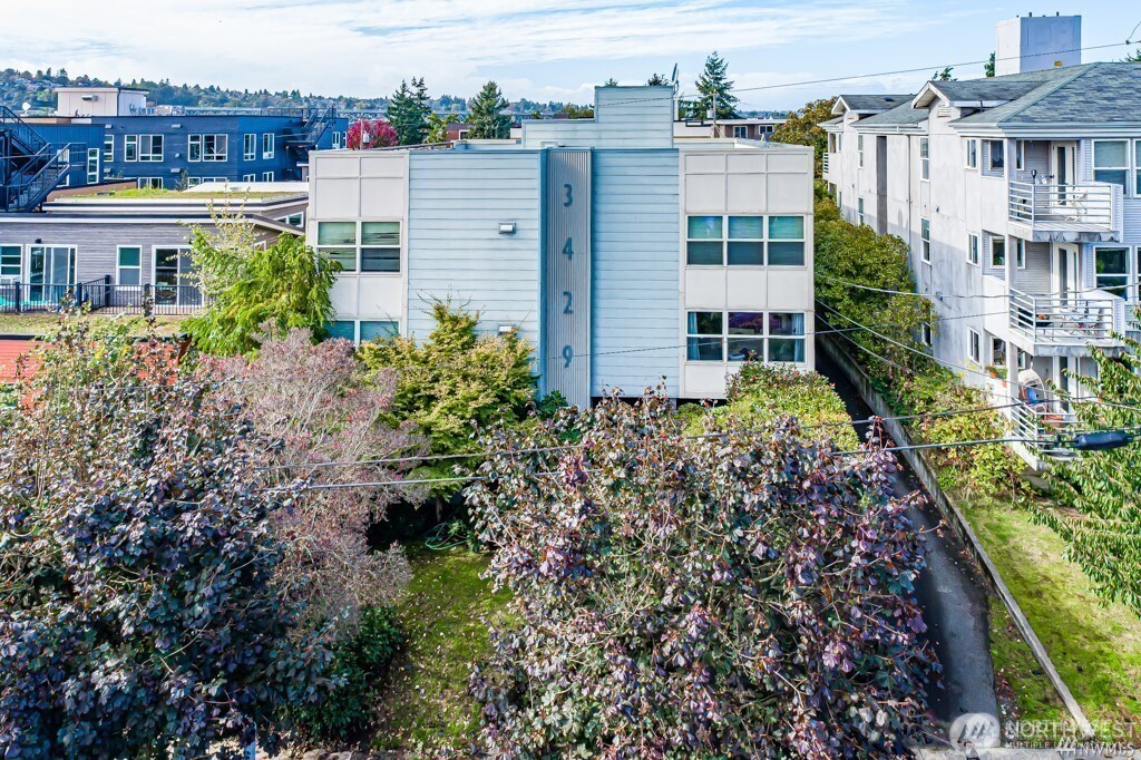 3429 Burke Avenue 23 Property Photo 1