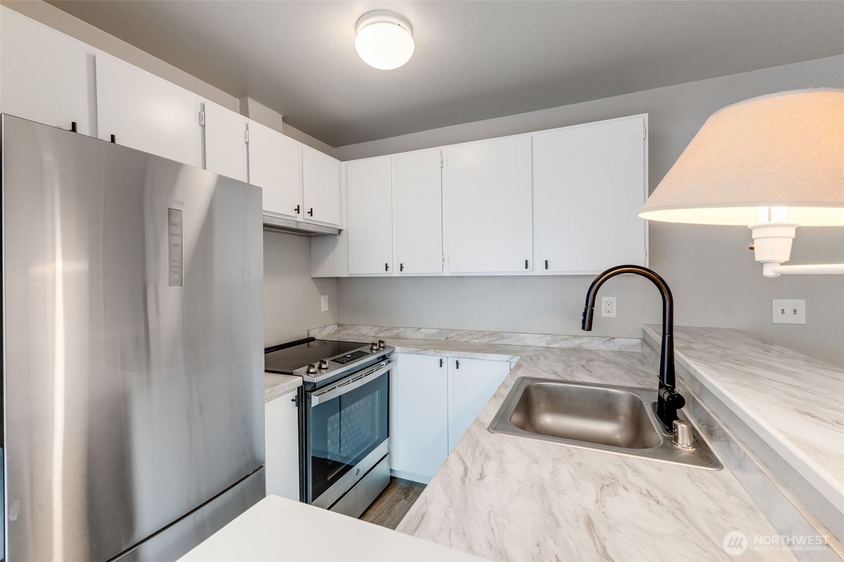 3429 Burke Avenue 23 Property Photo 3