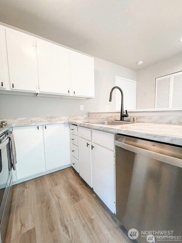 3429 Burke Avenue 23 Property Photo 4