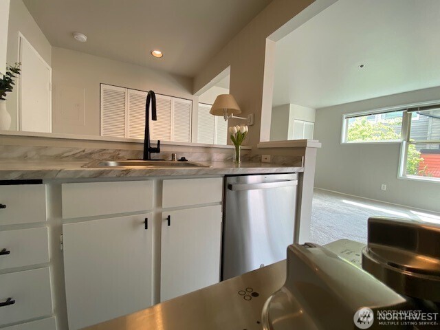 3429 Burke Avenue 23 Property Photo 28