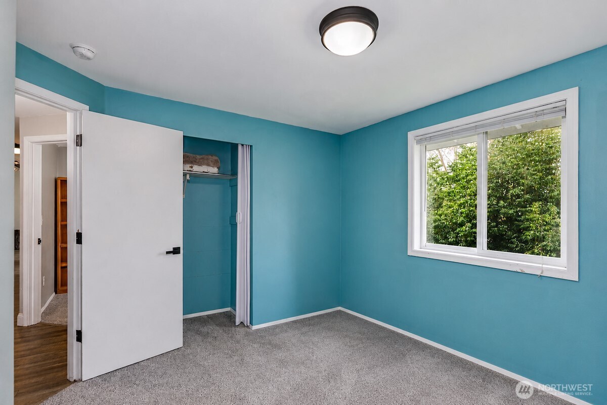 8618 74th Drive Property Photo 15