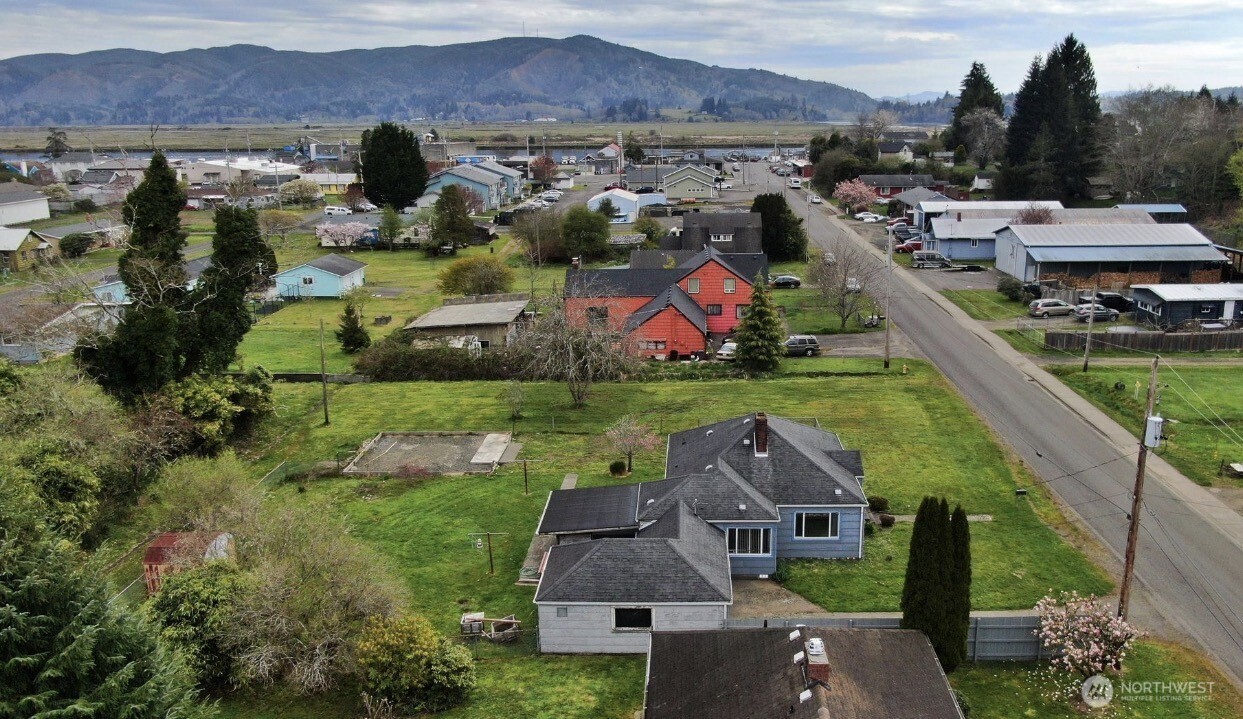 405 Willapa Avenue Property Photo 6