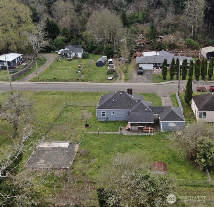 405 Willapa Avenue Property Photo 7