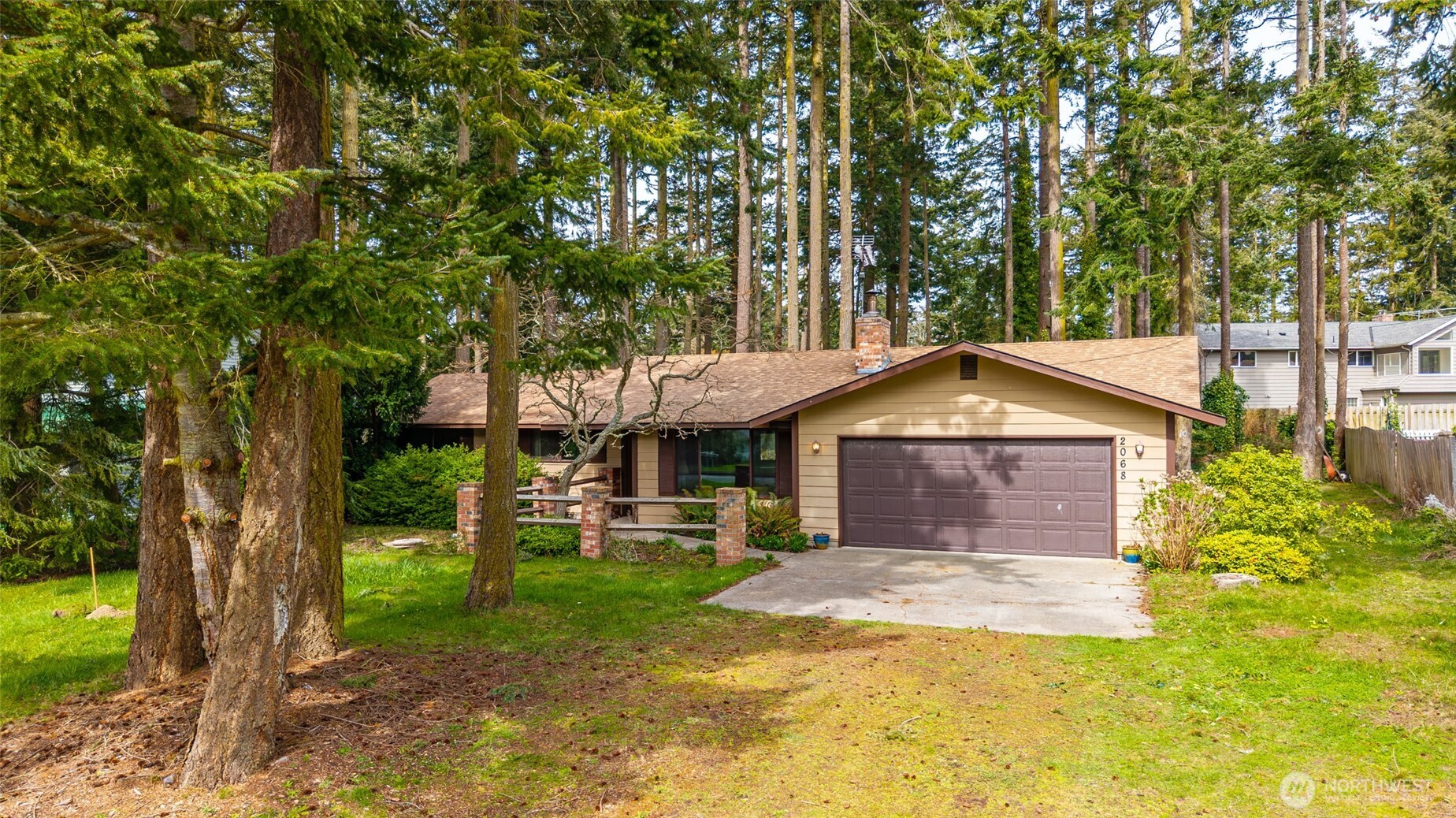 2068 Pine Wood Way Property Photo 1
