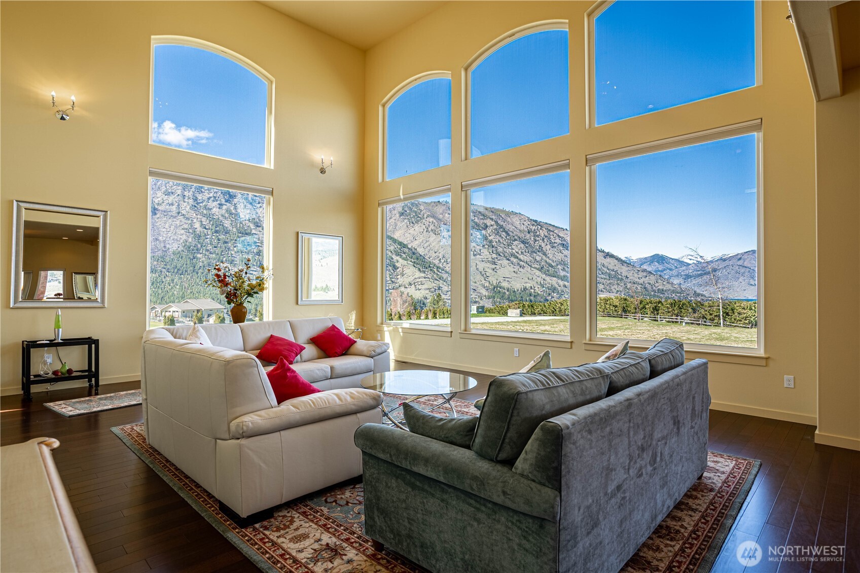 555 Loop Avenue Property Photo 8