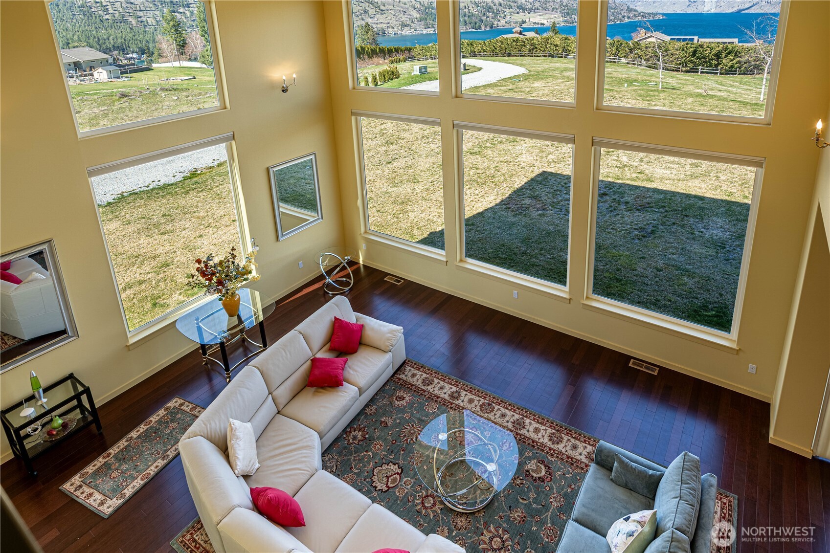 555 Loop Avenue Property Photo 11