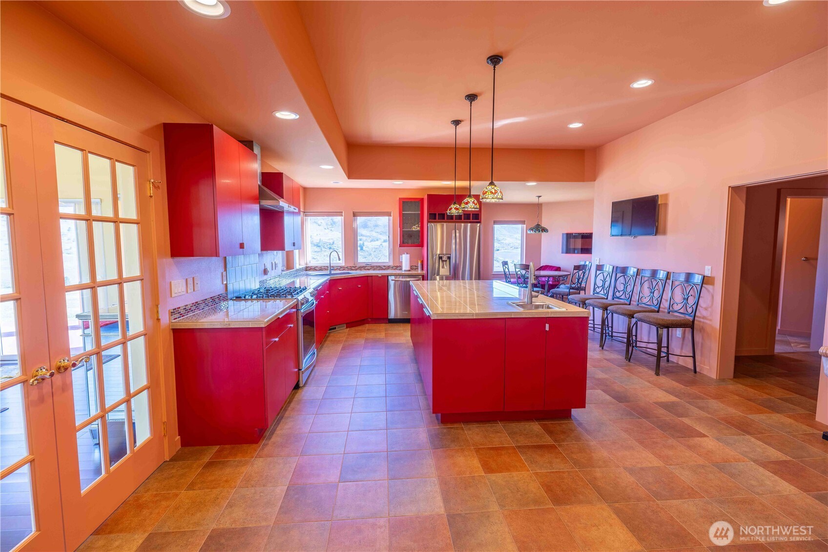 555 Loop Avenue Property Photo 12
