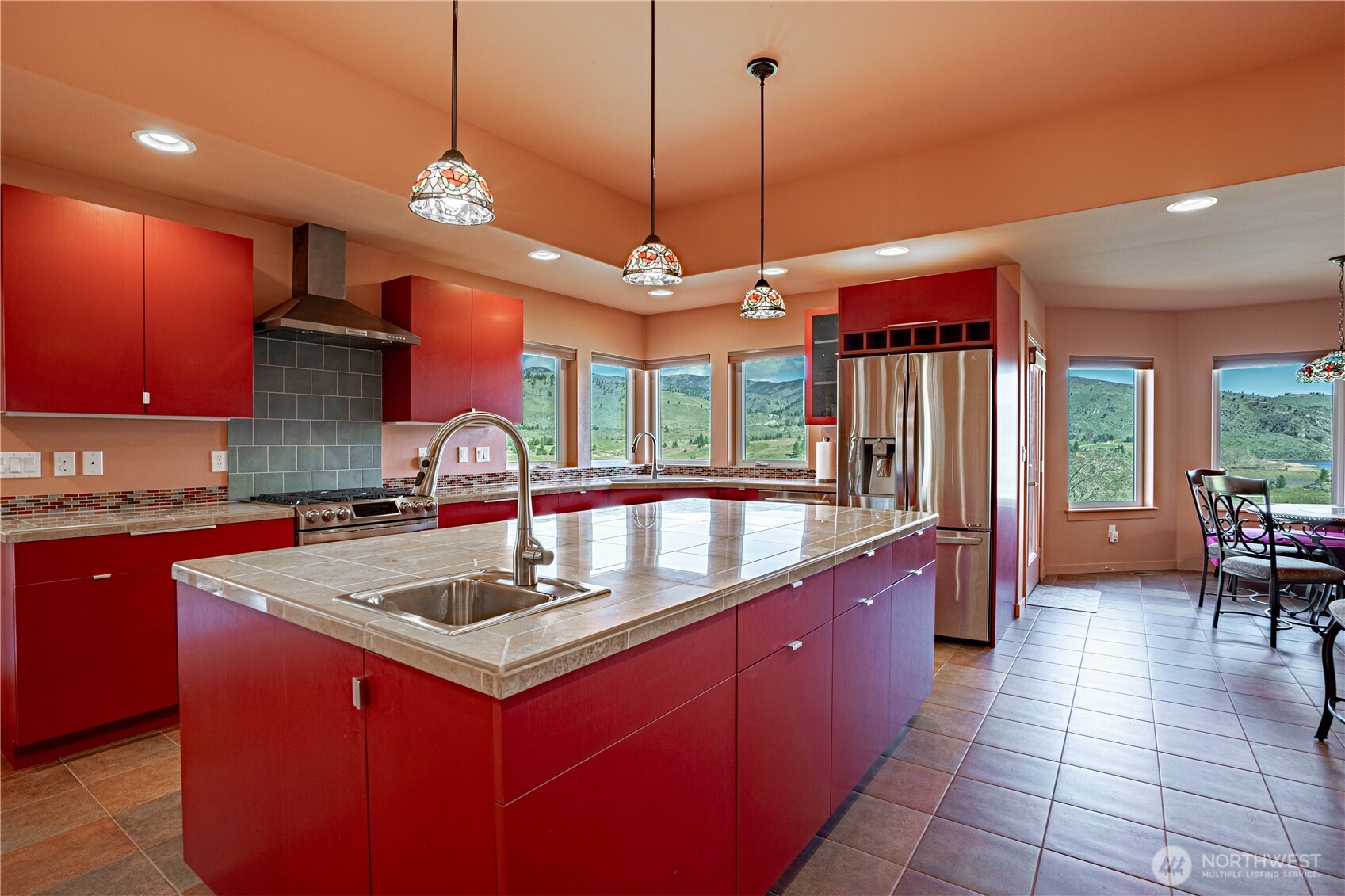 555 Loop Avenue Property Photo 15