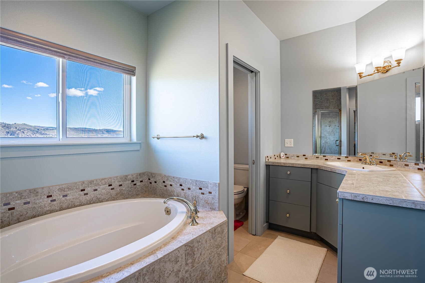 555 Loop Avenue Property Photo 22