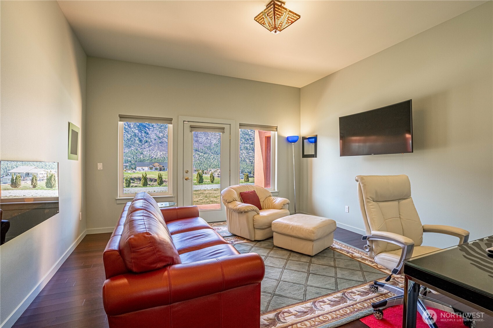 555 Loop Avenue Property Photo 24