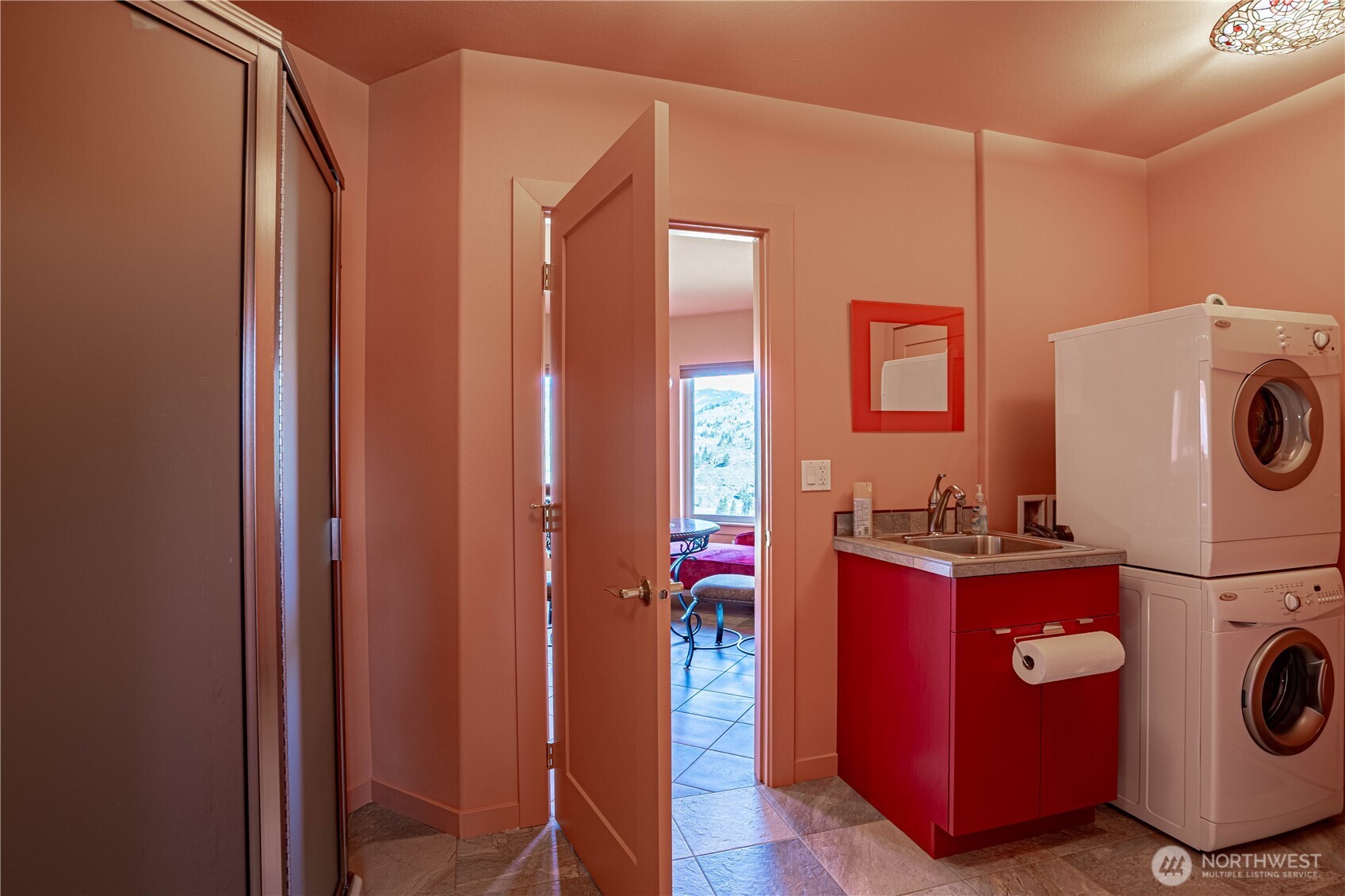 555 Loop Avenue Property Photo 32