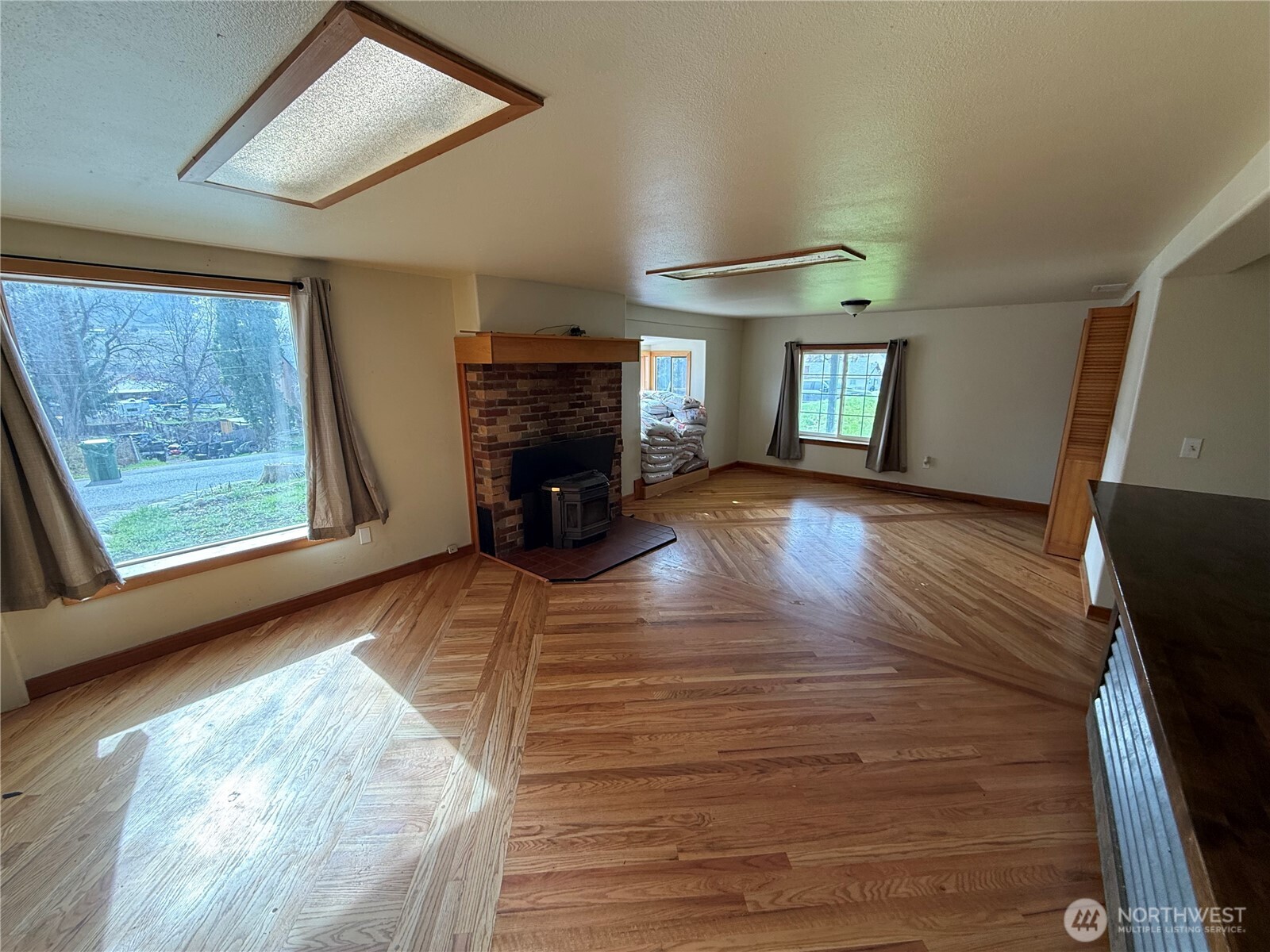 649 5th Avenue Property Photo 21