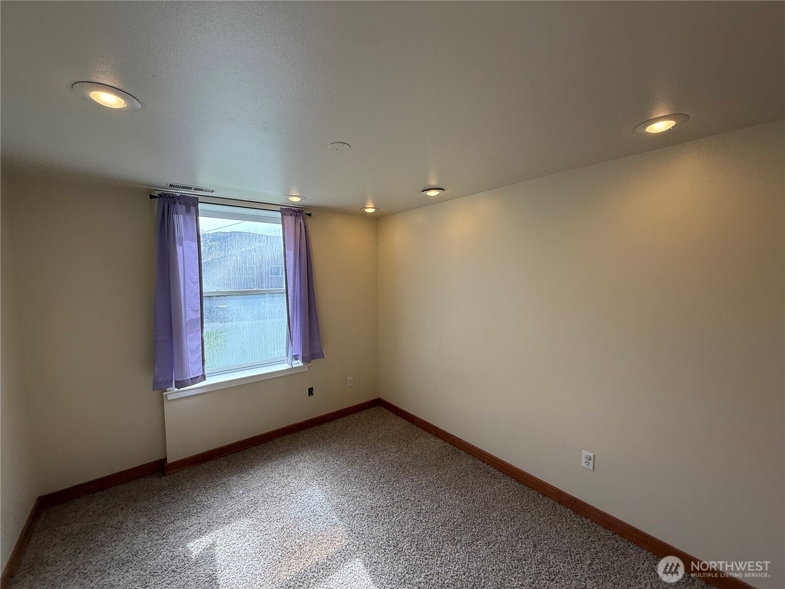649 5th Avenue Property Photo 29