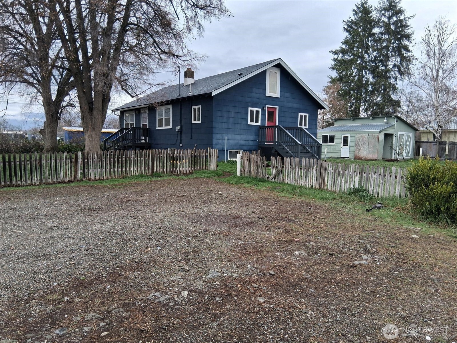 621 Juniper Property Photo 3