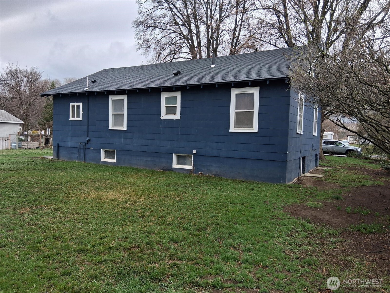 621 Juniper Property Photo 4