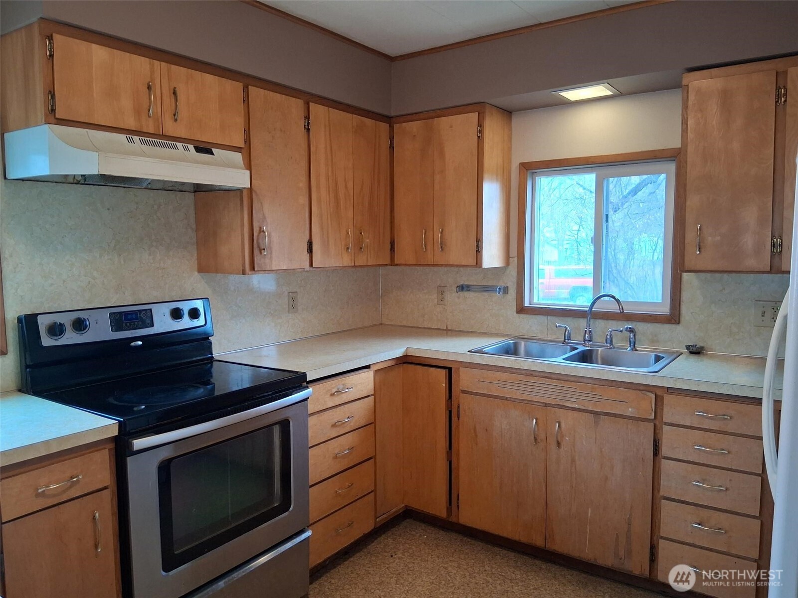 621 Juniper Property Photo 10