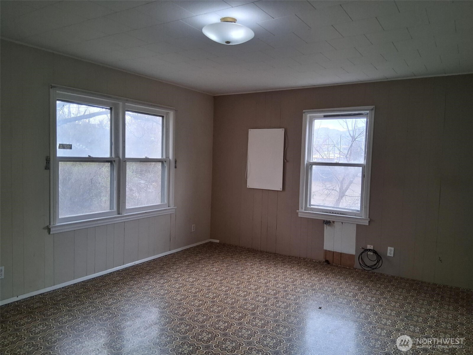 621 Juniper Property Photo 14