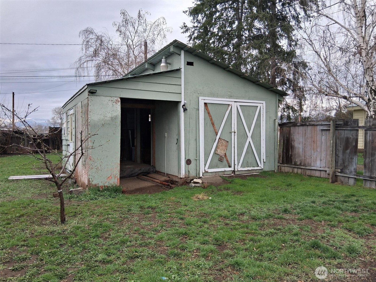 621 Juniper Property Photo 22