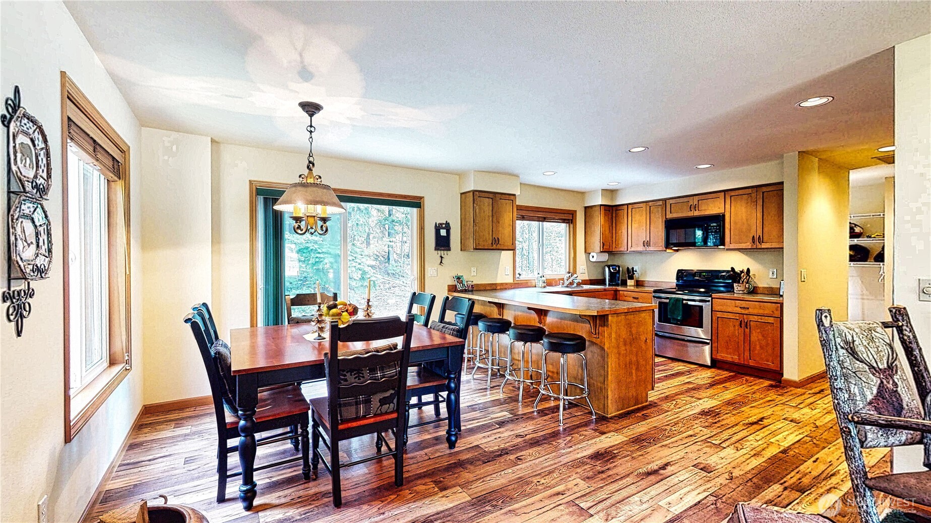 80 Evergreen Way Property Photo 6