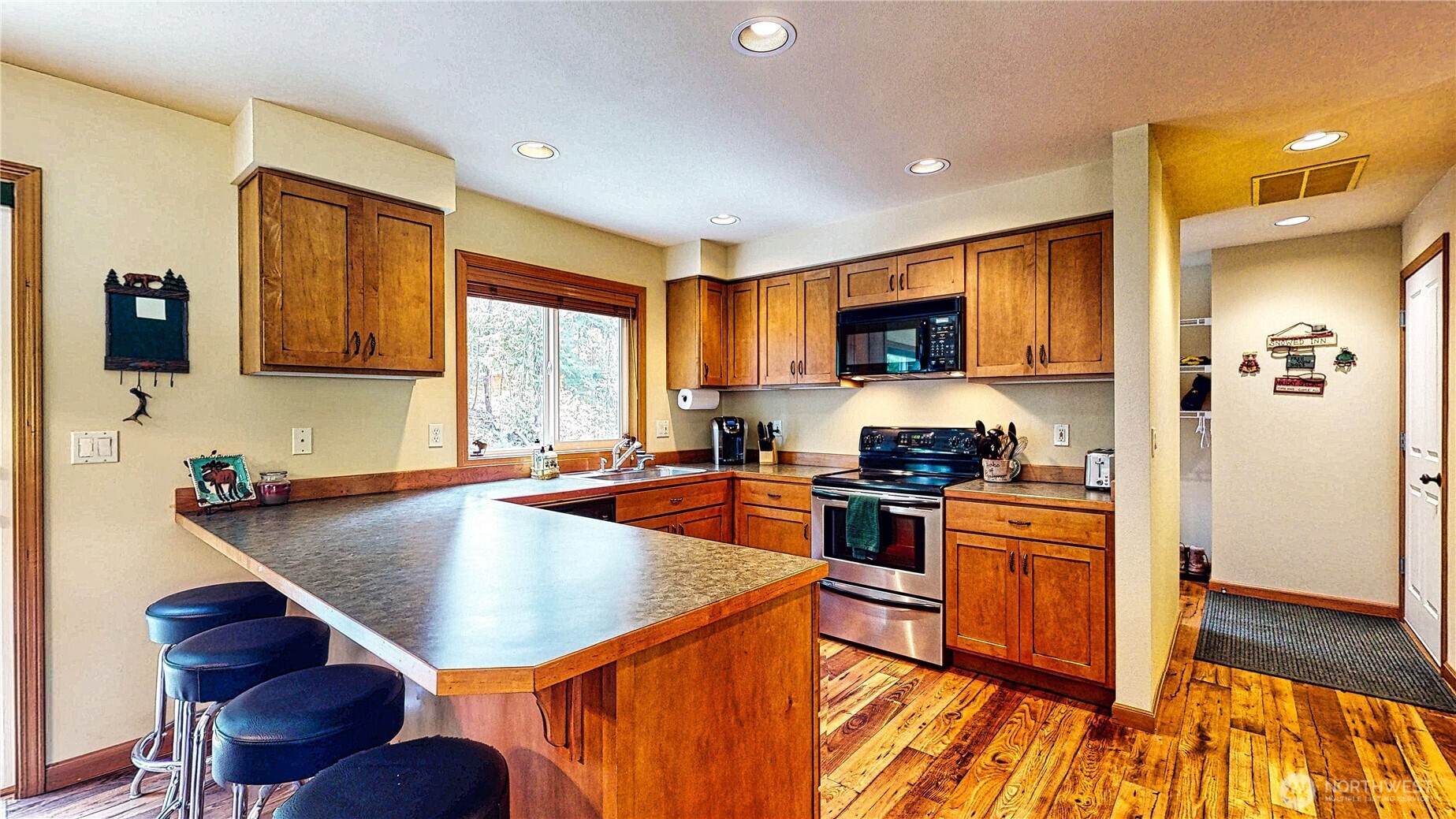 80 Evergreen Way Property Photo 7