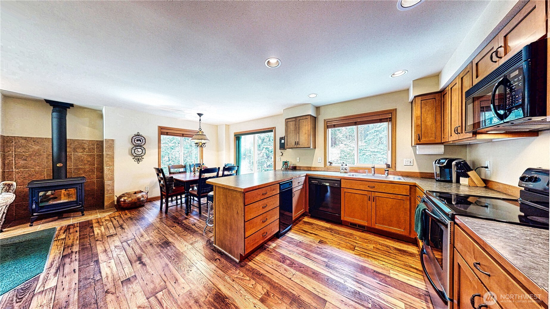 80 Evergreen Way Property Photo 9