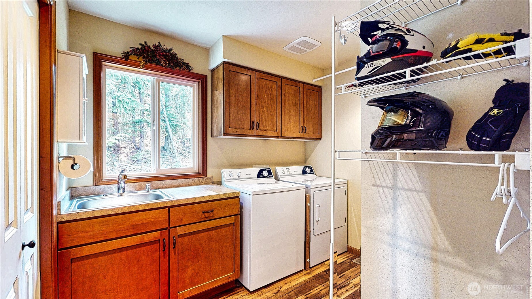 80 Evergreen Way Property Photo 17
