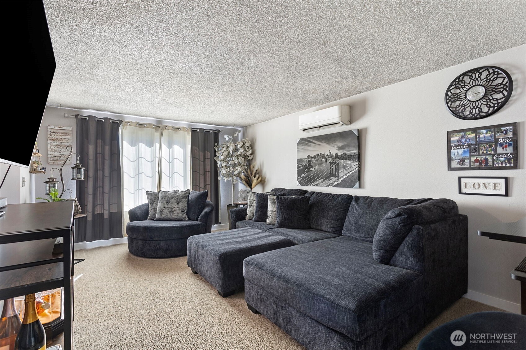 1025 E 63rd Street Property Photo 5