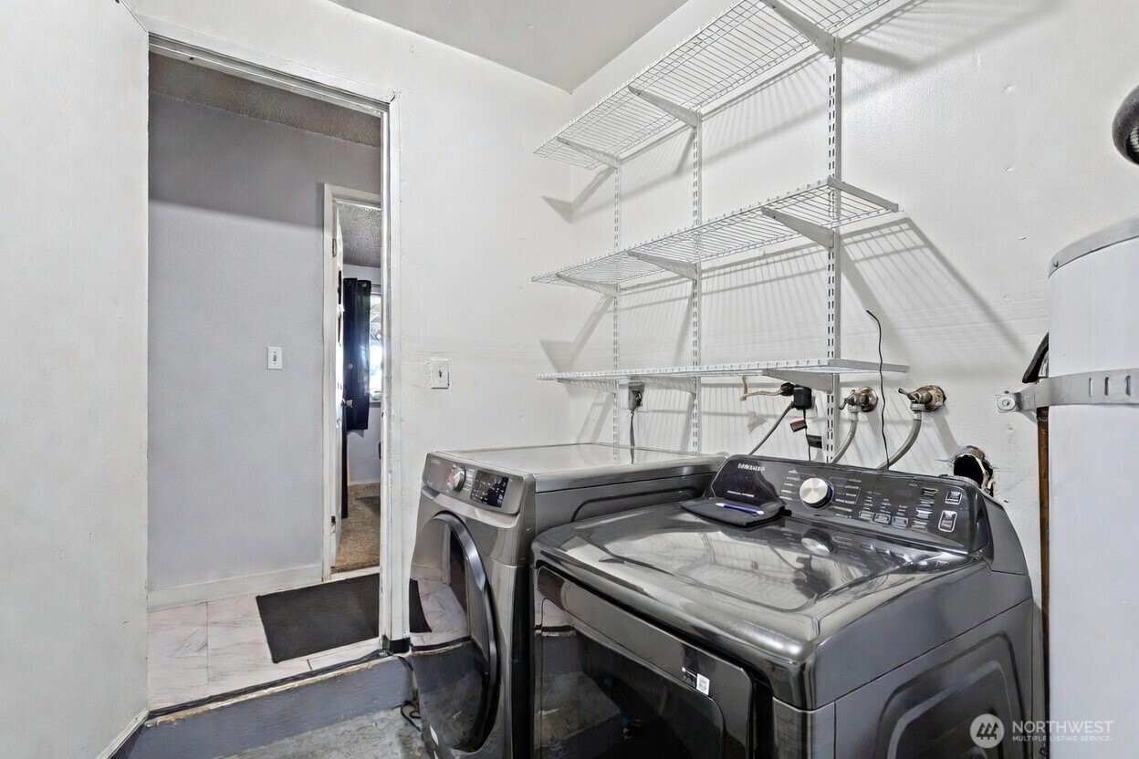 1025 E 63rd Street Property Photo 19