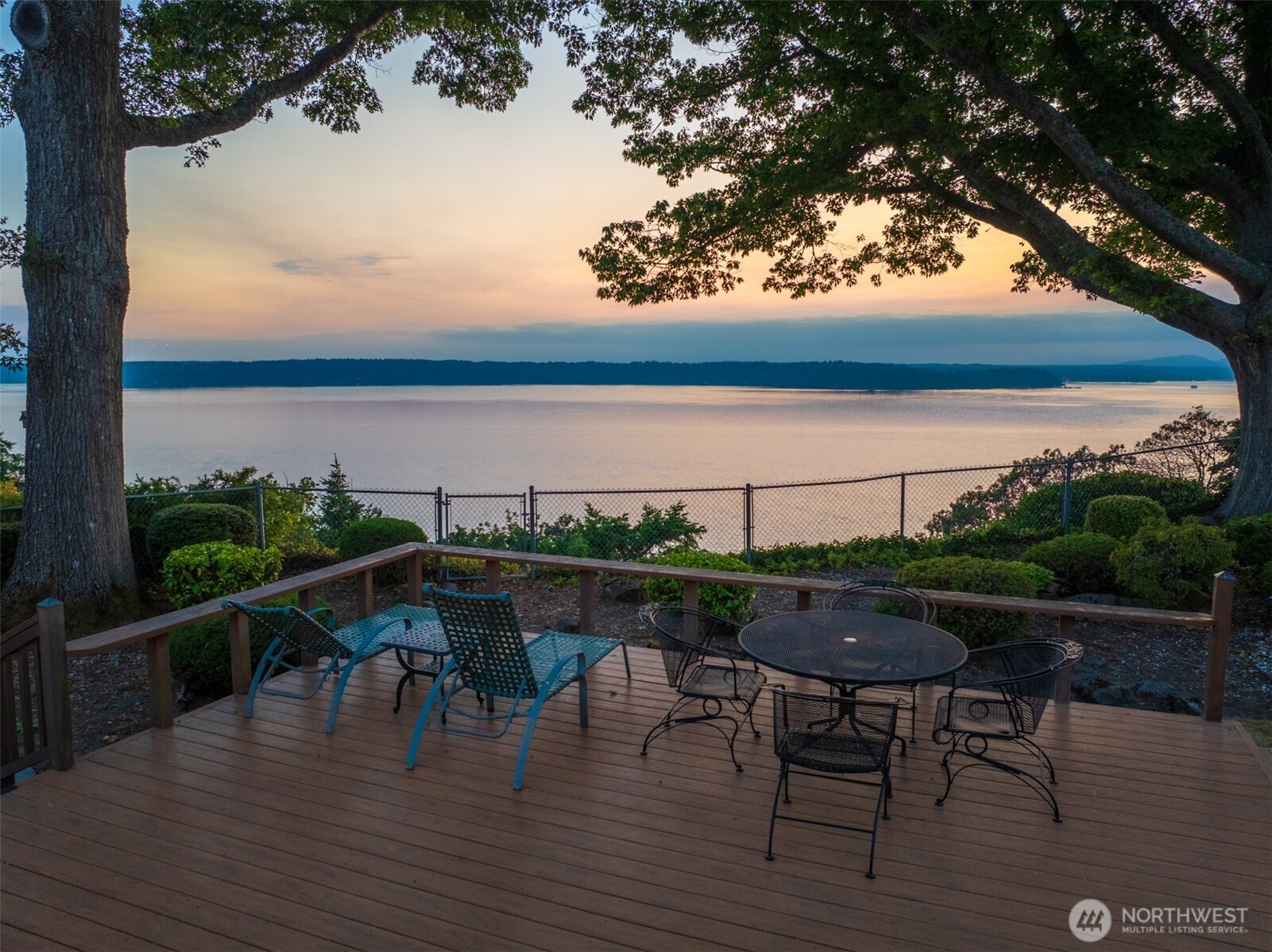 10445 Marine View Drive Property Photo 1
