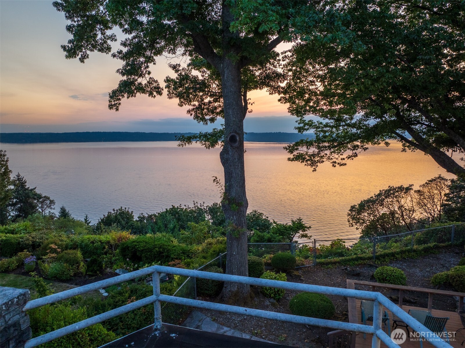 10445 Marine View Drive Property Photo 2