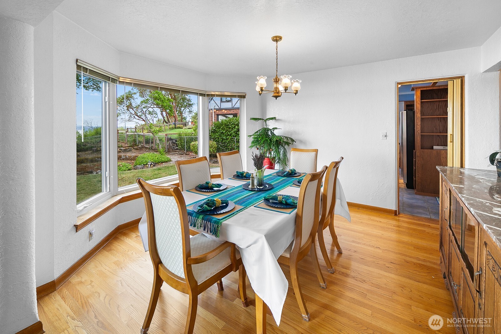 10445 Marine View Drive Property Photo 3