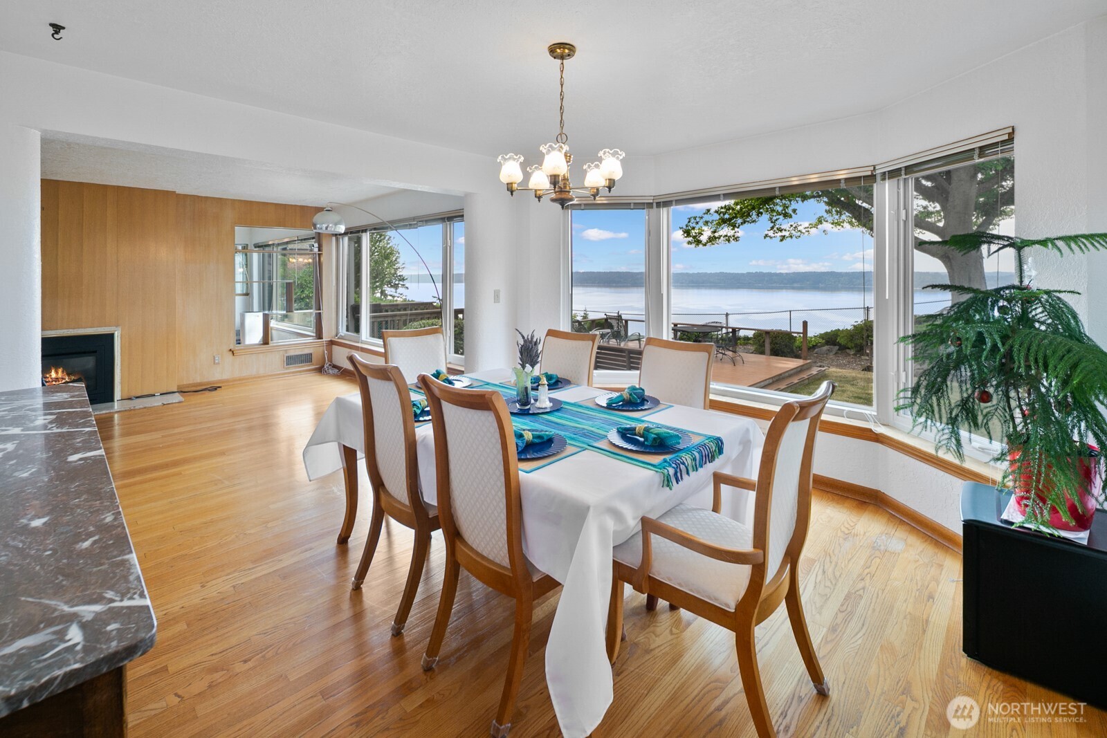 10445 Marine View Drive Property Photo 6