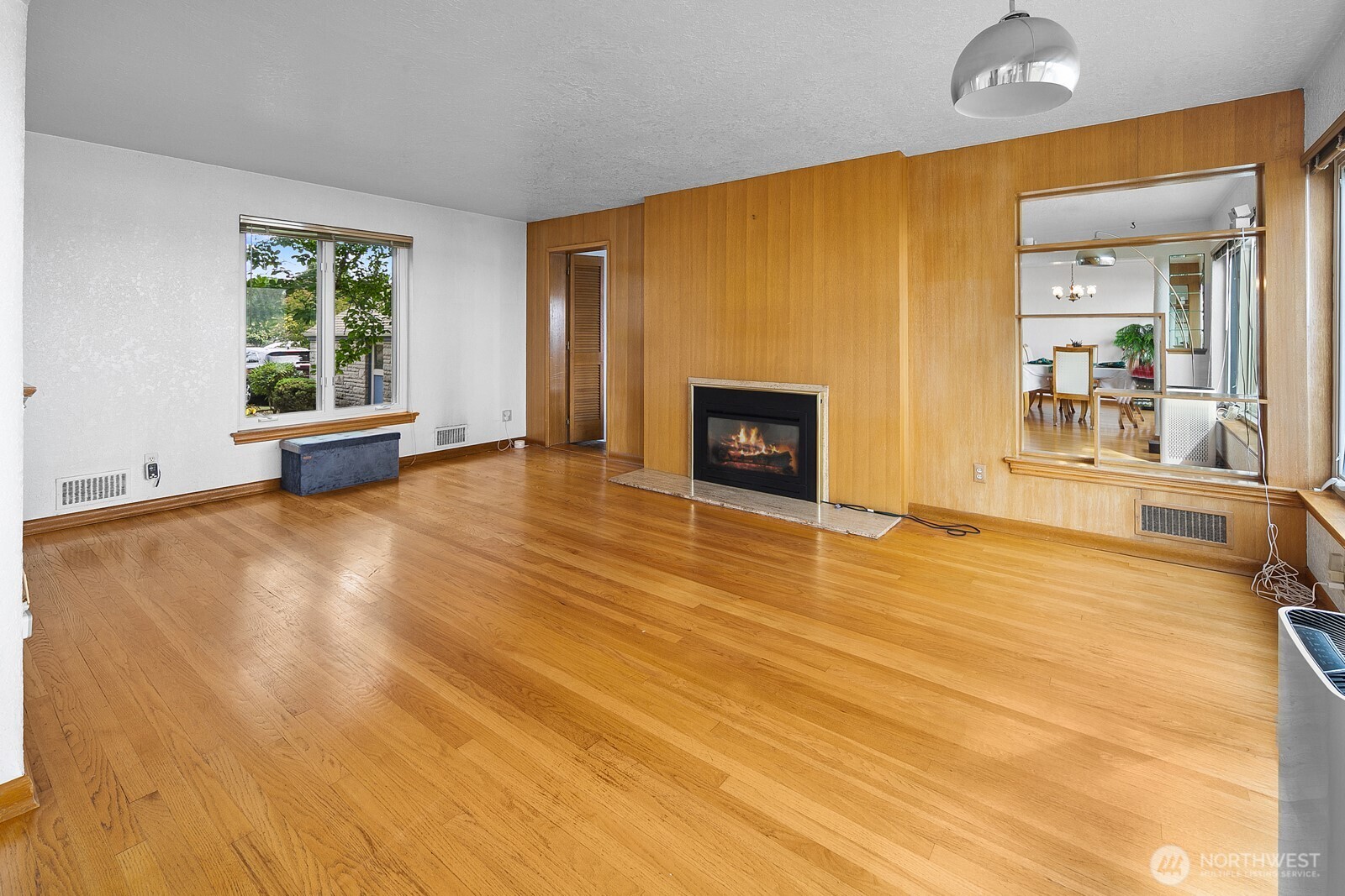 10445 Marine View Drive Property Photo 7