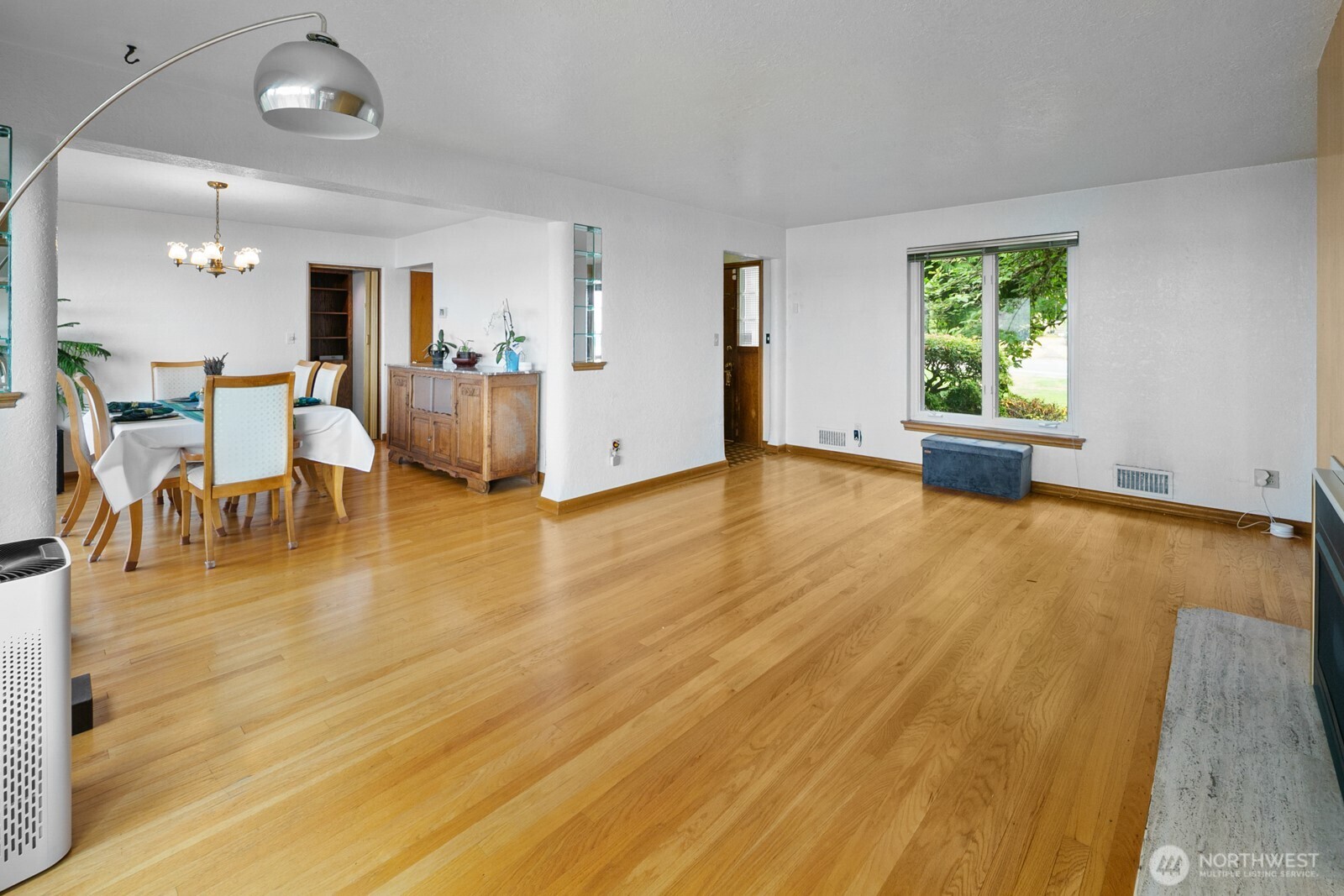 10445 Marine View Drive Property Photo 8