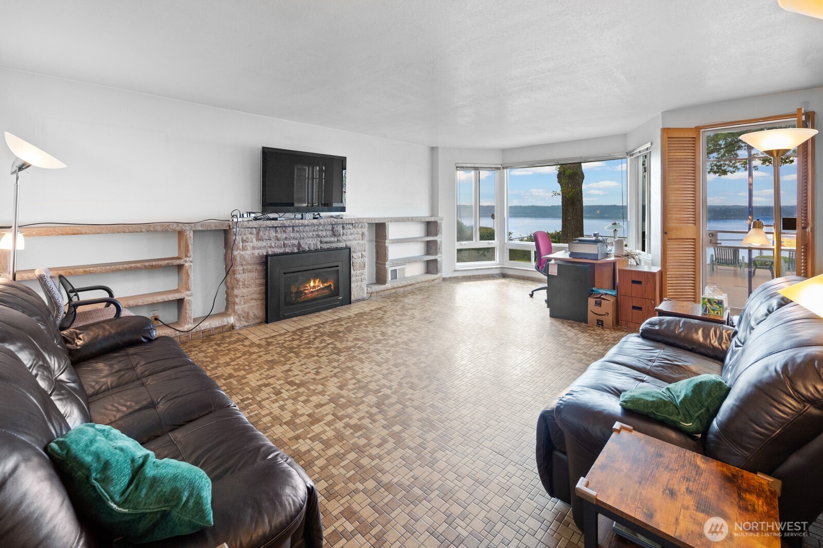 10445 Marine View Drive Property Photo 10
