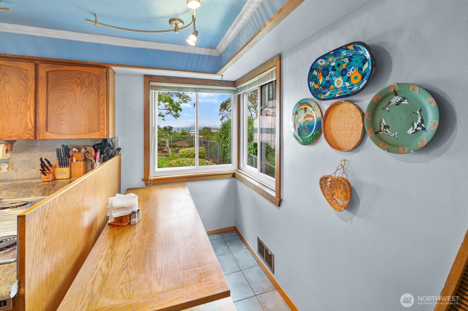 10445 Marine View Drive Property Photo 14