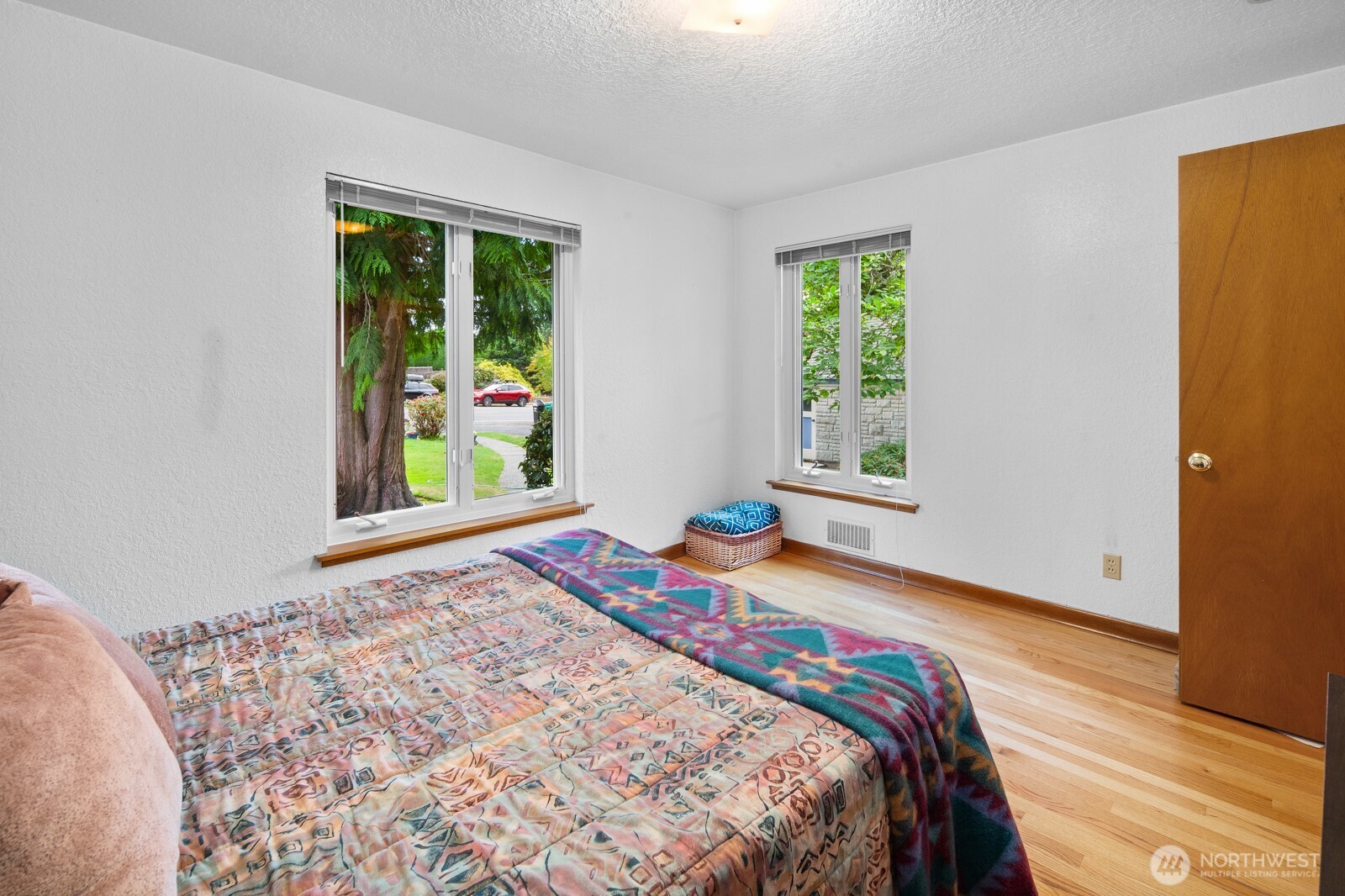10445 Marine View Drive Property Photo 16