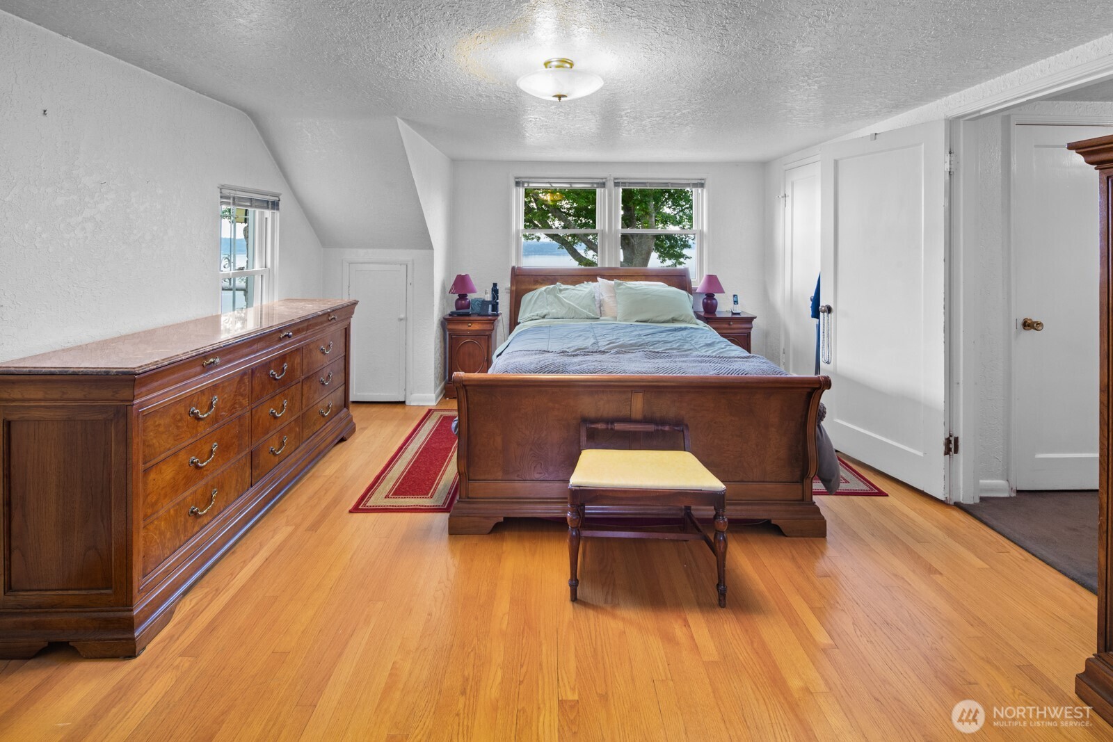 10445 Marine View Drive Property Photo 17