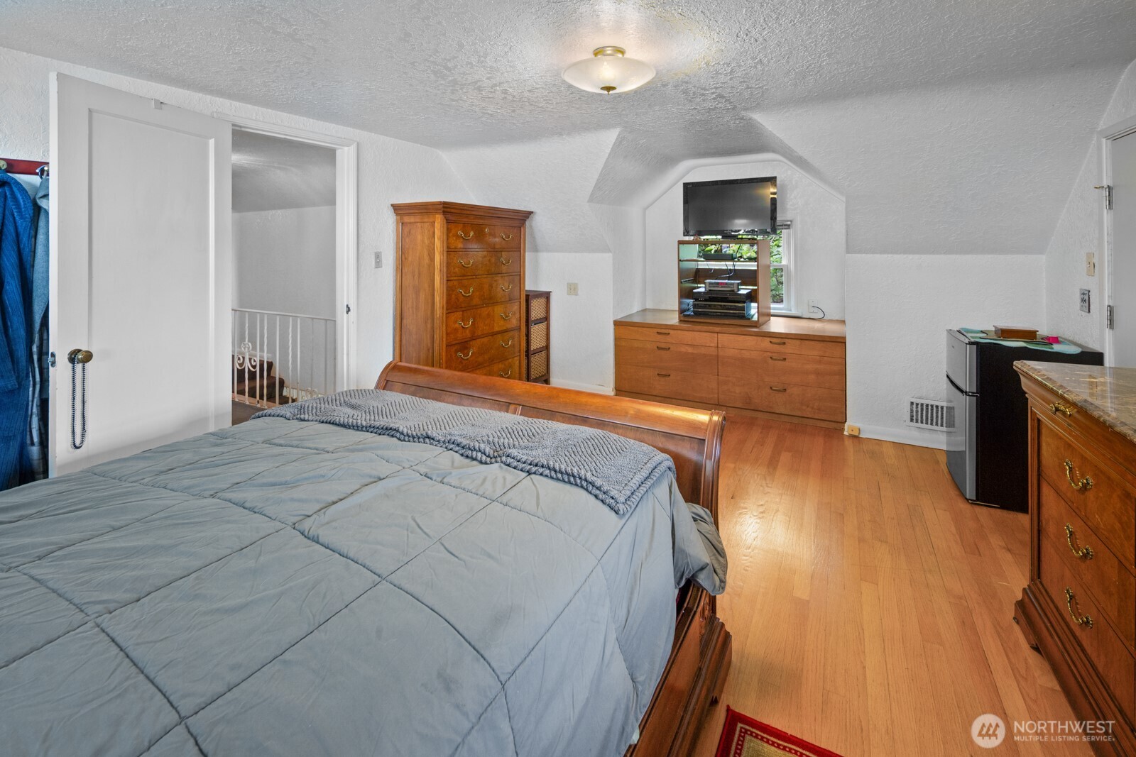 10445 Marine View Drive Property Photo 18