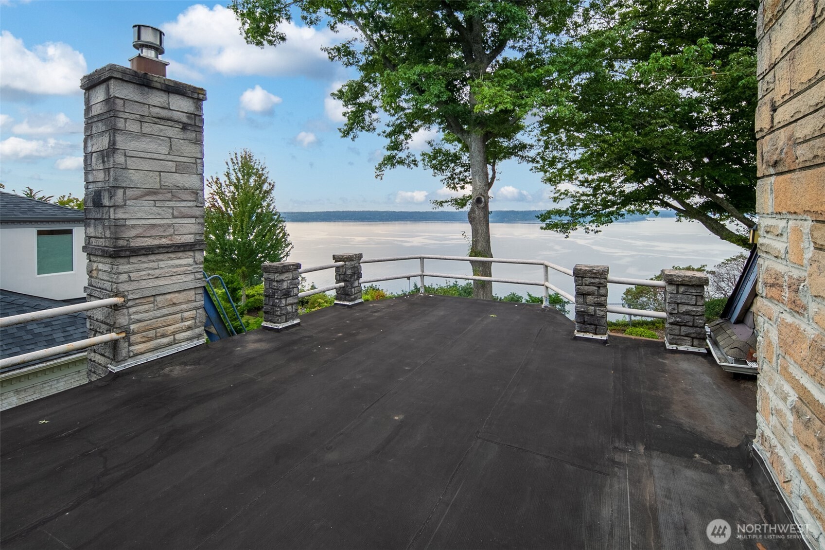 10445 Marine View Drive Property Photo 30
